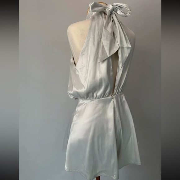 Elegant Albaricoque‎ Satin jumpsuit with asymmetrical mock neck and draped front - Picture 7 of 8